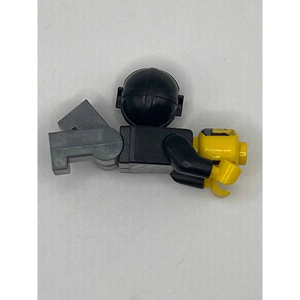 Lego World Racers Minifigure Black Torso Flame Skull Helmet Wr025